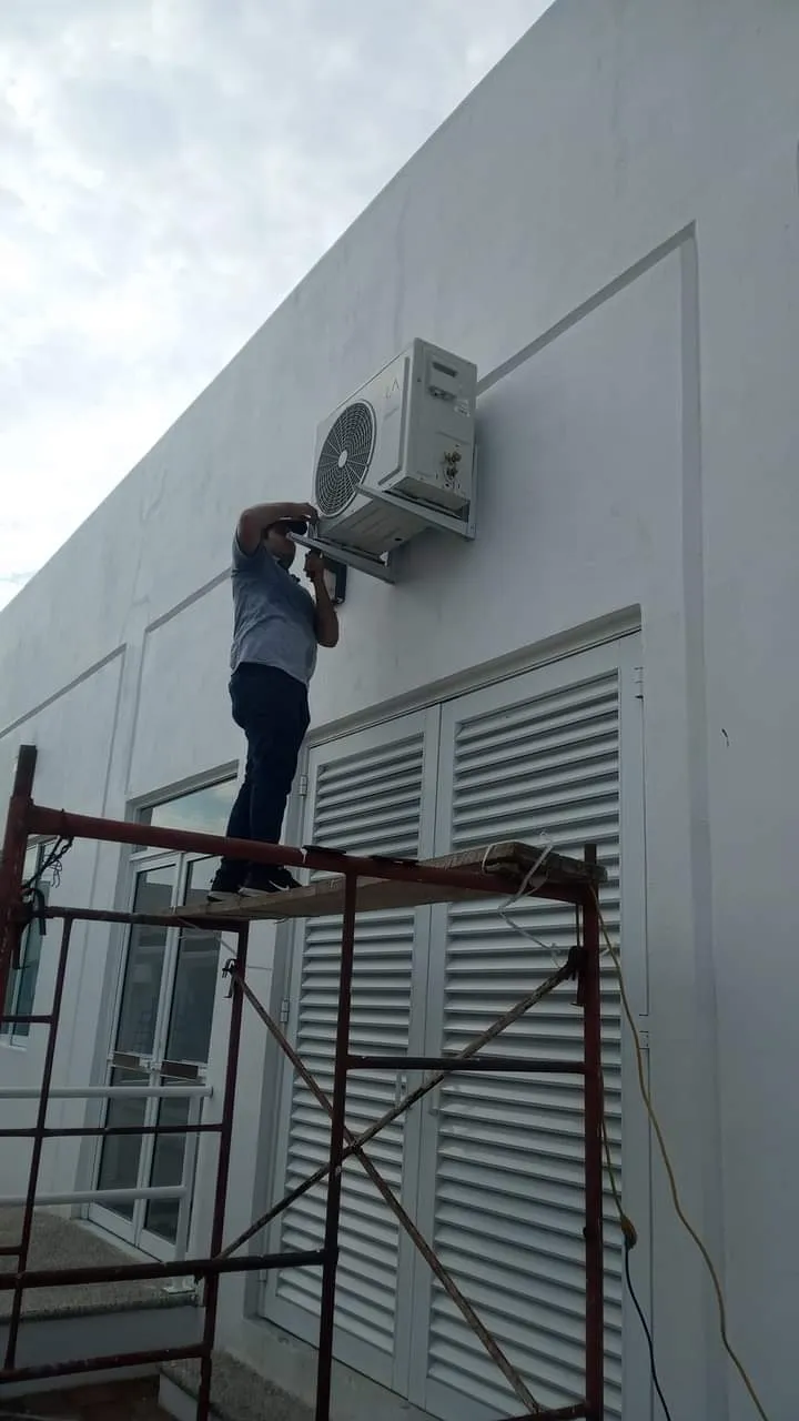 Fotos de Instalación y Mantenimiento de Aire Acondicionado